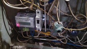 Рюкзак DeWALT DWST81690-1 и инструмент электрика которого уже нет в продаже . Стоит ли показывать?