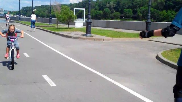 Катаемся на велосипедах в Лужниках