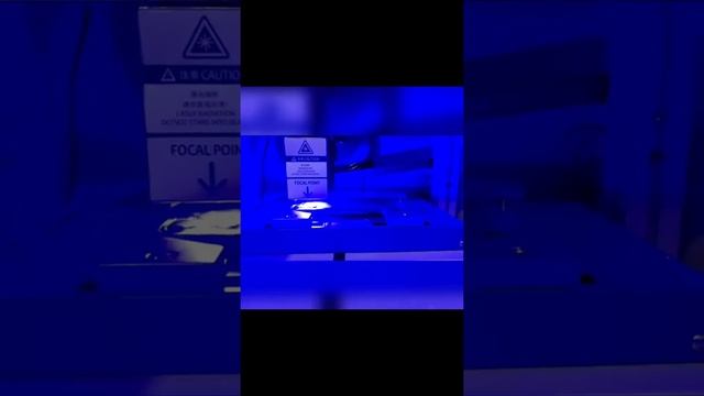 Замена заднего стекла iphone 12 pro на лазерном станке смотреть онлайн