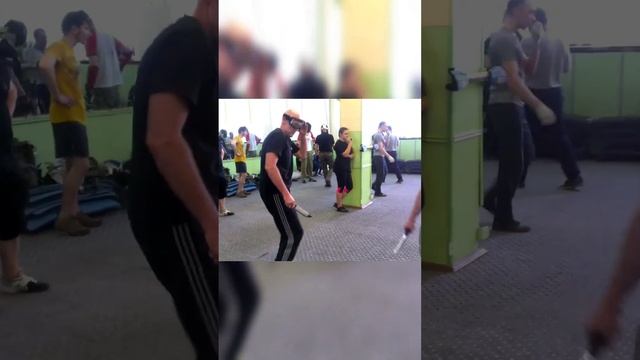 Удар по глазам с прикрытием после. Ножевой бой. #shorts смотреть онлайн