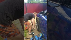 Проверка затяжки колёс после замены колодок. Юный автослесарь.