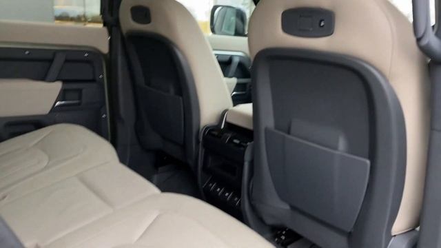 LAND ROVER DEFENDER 2 0 D240 S 110 5dr Auto SN70 WCW Lloyd Land Rover Kelso смотреть онлайн