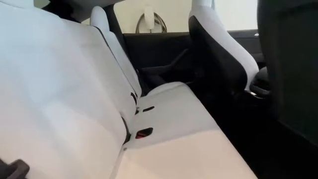 #21428   Tesla Model Y Long Range Dual Motors   0CC, Automatic, 2022 смотреть онлайн