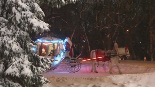 Новогодний семейный  художественный фильм Ёлочки