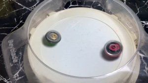 HELL SALAMANDER - ОБЗОР МОЩНОГО БЕЯ ОТ SB! | BEYBLADE BURST | SHADOW S3