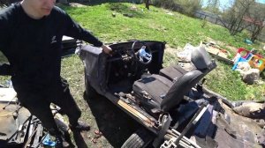 СКОЛЬКО МОЖНО ЗАРАБОТАТЬ С ЖИГУЛЕЙ??? БОЕВАЯ КЛАСИКА ВАЗ 2106 В МЕТАЛЛОЛОМ...КОП МЕТАЛЛОЛОМА