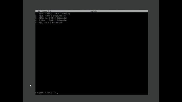 Tail Command in Linux - Operating System Debian.