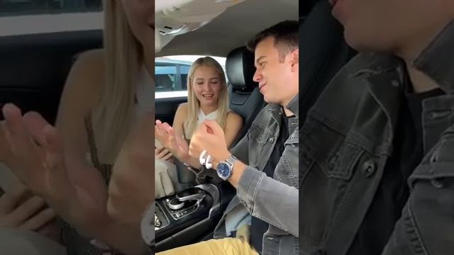 Missing airpod смотреть онлайн