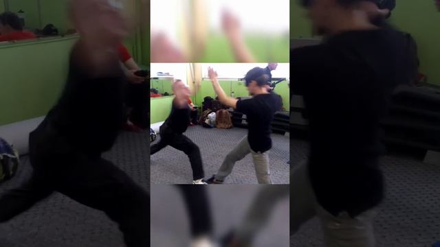 Выбивание ножа. Ножевой бой. #shorts #ножевойбой смотреть онлайн