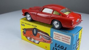 CORGI TOYS N°218 - 1960 - ASTON MARTIN DB4