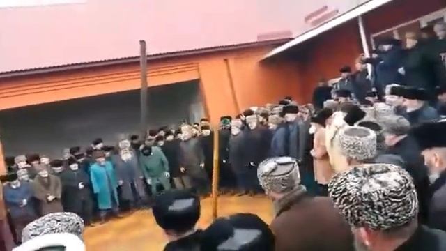 ЗИКРИСТЫ МЮРИДЫ У ЧЕЧЕНСКИХ КЛАНОВЫХ МИЛЛИАРДЕРОВ смотреть онлайн