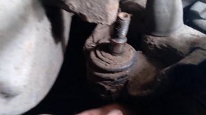 Москвич Иж 21251 Комби. Как снять нижнюю шаровую опору.