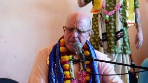 2024.10.19 храм Дауджи 01 Индрадьюмна Свами киртан