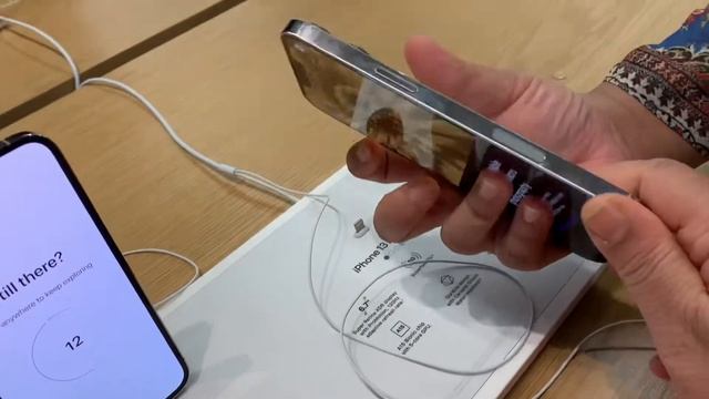 Trip to the Apple store was a total waste смотреть онлайн