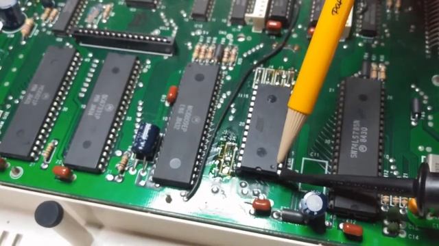 Upgrading to 64K ram and adding Extended Color Basic to a 26-3134A Korean TRS-80 CoCo2 смотреть онлайн