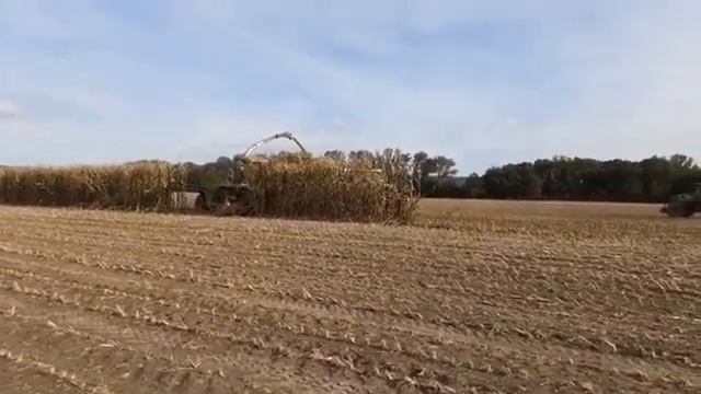 claas jaguar 850 senaže s fastrac a lely zběrací vůz