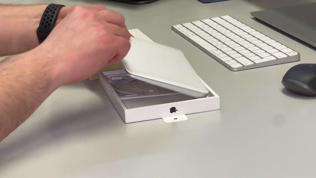 Apple Magic Trackpad unboxing