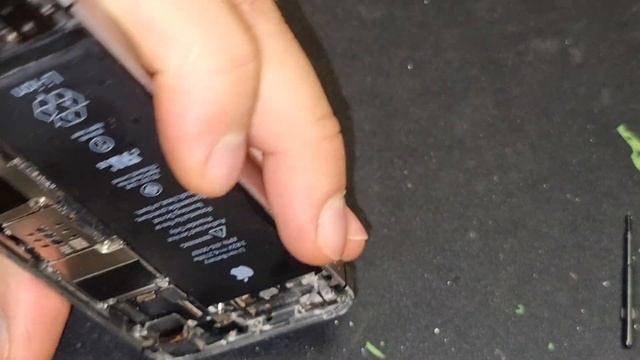 Заміна дісплейного модуля на Apple iPhone SE смотреть онлайн