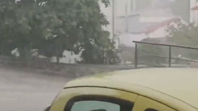 Apocalypse in Greece! Hail the size of a large orange hit Athens and Archaravi! Hold on people! смотреть онлайн