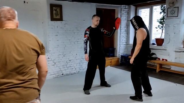 Прикладной ножевой бой. Старый толпар, связки начала боя и упреждение. Tolpar old school. смотреть онлайн