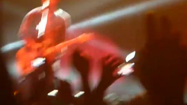 Grenade (ending) - Bruno Mars 08.10.11 München.MOV смотреть онлайн