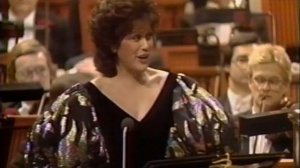 Dame Kiri Te Kanawa sings "Angels from the Realms of Glory"