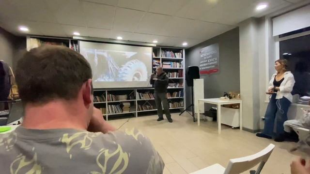 Победитель номинац свой конек Г.Минусинск организатор Тагарской Топи Игорь Колесников. Джип-Триал