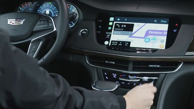 Waze app within Apple CarPlay in a 2018 Cadillac CT6 смотреть онлайн