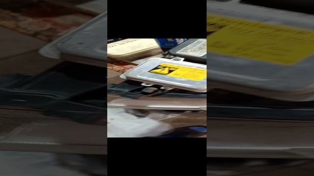 менял блок розжига на фаре Шкода суперб 2 и клеил крепления