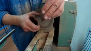 Красивые подсвечники из старой акации.