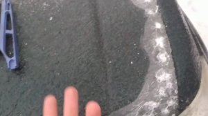 Как попасть в машину после ледяного дождя