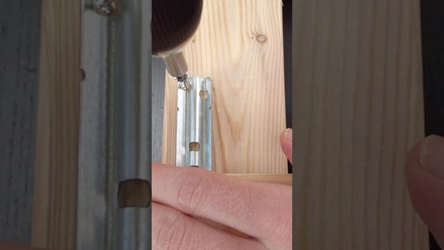 Скрытый крепеж для планкена и не только.  Гвоздэк Волна стандарт.  #строительство #фасад #shorts