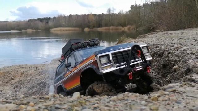 Crawler tour TRX-4 Suzuki SJ 1/6; Bronco, SCX-10 Cherokee, double eagle ZP1001 смотреть онлайн