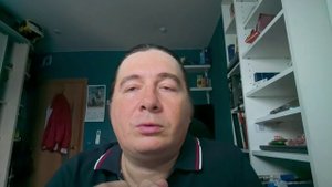 С вами говорить одинокий человек