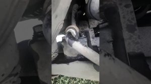 ssang yong korando  (Actyon) заміна втулок переднього стабілізатора.