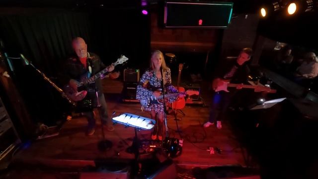 V128MustangSally смотреть онлайн