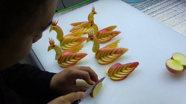 Apple can also be so beautiful! From now on, use apples to carve the swan shape смотреть онлайн