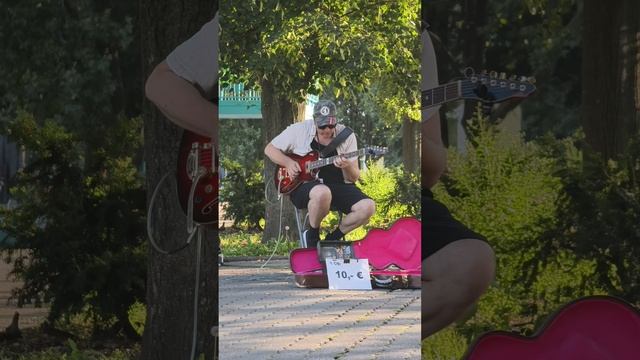 Magische Gitarre 🎸 #kultur #berlin #gitarre #musik #alex #spaß #walk #sightseeing