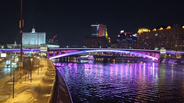  Вид  на Москву-реку                     с Бородинского моста.   огнимосквы