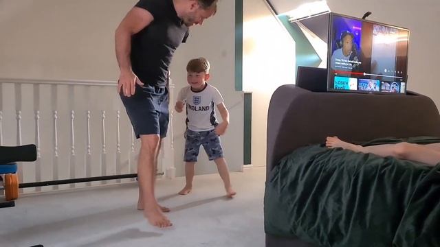 Magic Controller confuses Dad and Bentley