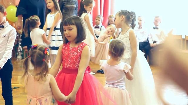 Анжелика 2 года выступает в детском саду. Ясли танцуют на выпускном в детском саду смотреть онлайн