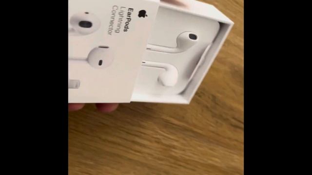 "Unveiling: Apple EarPods Lightning Connector Unboxing Experience" смотреть онлайн