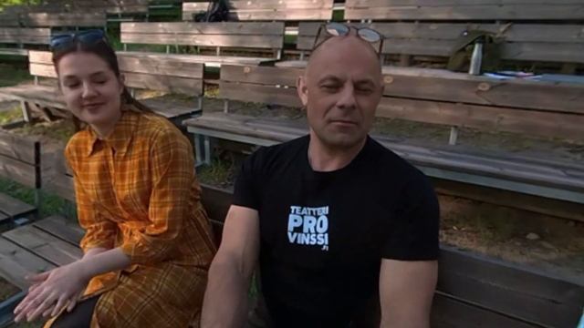 Haastattelussa näyttelijät Mauno Haukila, Markku Mäkilä, Janne Ahonen ja Elsa Pietilä PIKKUPOJAT. смотреть онлайн