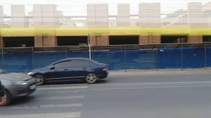 едущие машины