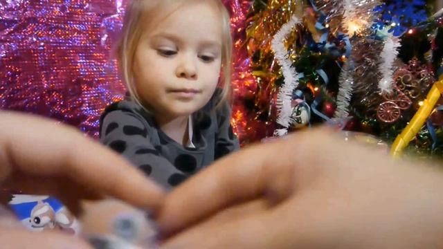 Открываем пакетики Юху и его друзья и шоколадный капкейк смотреть онлайн