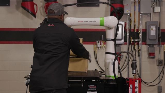 1 Unboxing the Lincoln Electric Cobot смотреть онлайн