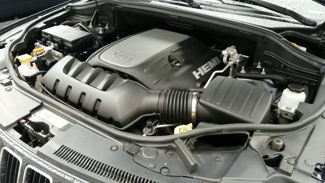 Jeep Grand Cherokee WK2 5.7 Hemi (11-19) K&N Intake #1563KP Before & After смотреть онлайн