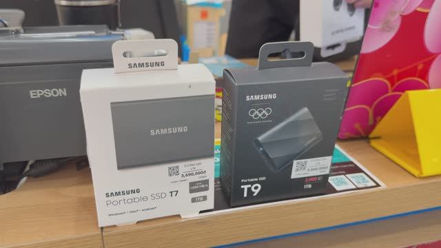 Портативный SSD-накопитель Samsung T9