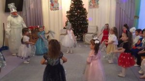 "Танец Снежинок" в ДОУ