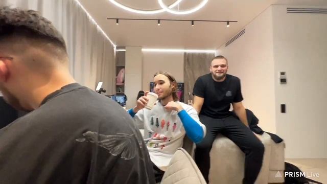 Хозяева показали Демку нового трека смотреть онлайн